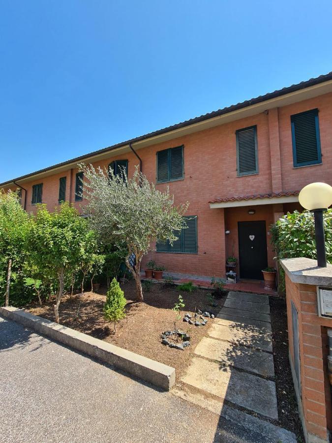 Casa Vacanze Le Rose Βίλα Gabbro Εξωτερικό φωτογραφία
